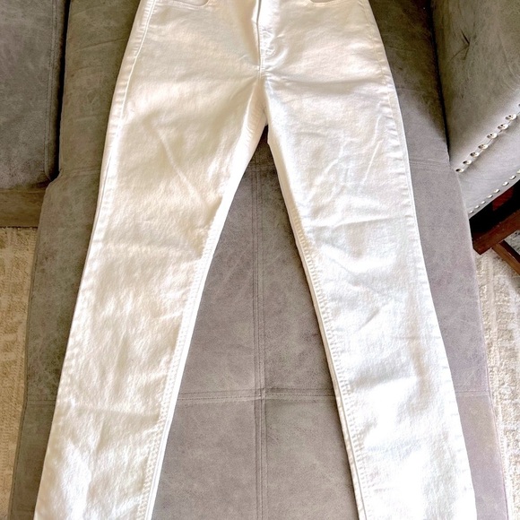 Old Navy White Straight Leg Jeans - Picture 1 of 6